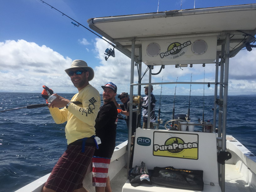 Fishing in Costa Rica with Capt. Nino - Popping & jigging Tuna, Amberjack, Rooster, Snapper, grouper
